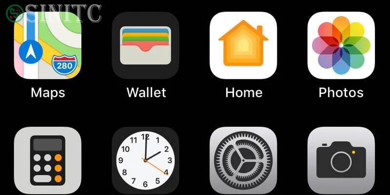 Ứng dụng Apple Wallet trên màn hình iPhone.
