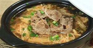 Hướng dẫn làm canh chua nấm kim châm thịt bò