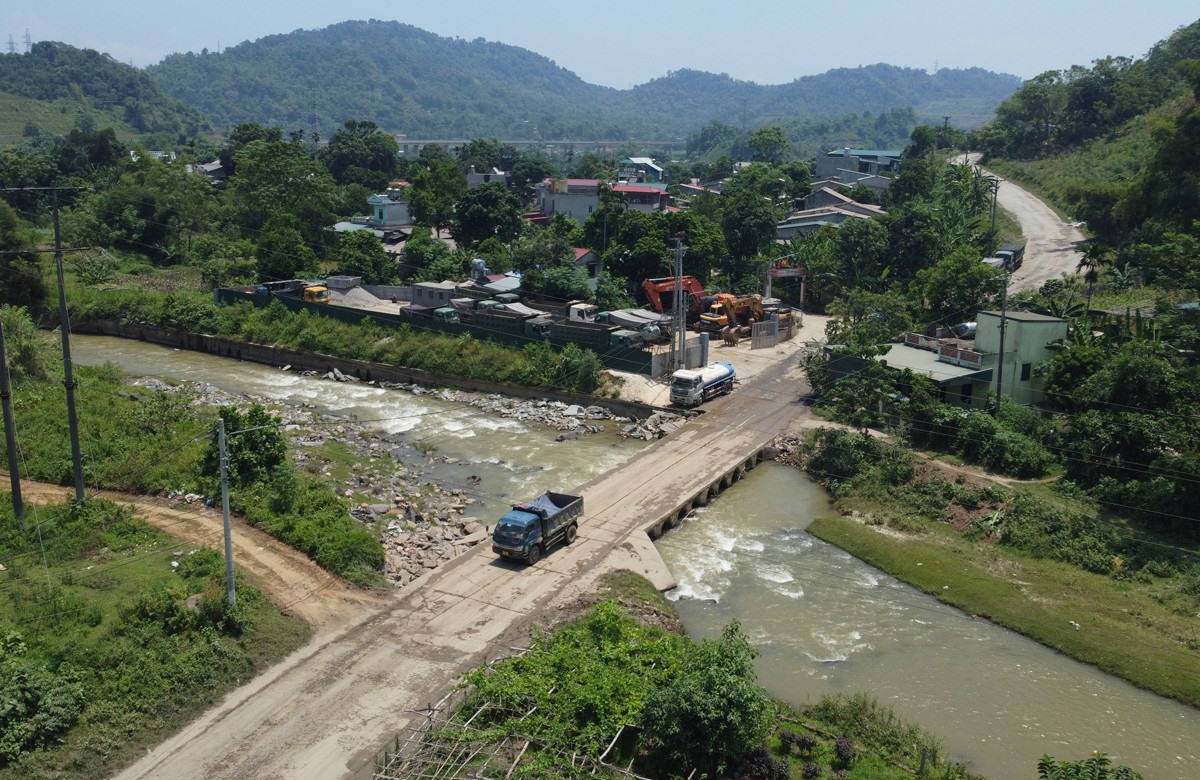 Ngầm tràn làng Dạ tại TP.Lào Cai nơi cướp đi sinh mạng của 2 thanh niên trong chưa đầy 12h.